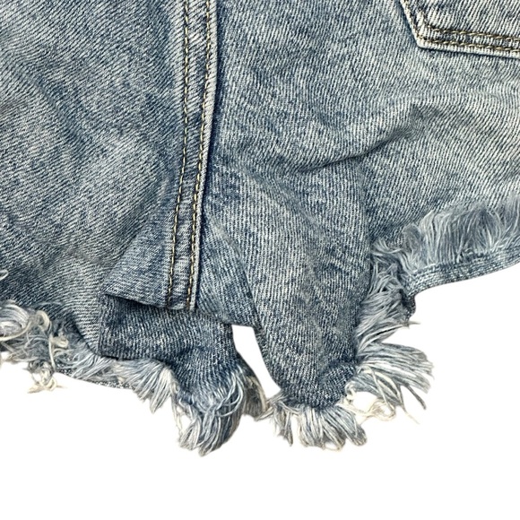 Kancan Women's Blue Jeans Raw Hem Distressed Shorts Size 29 - Picture 7 of 13